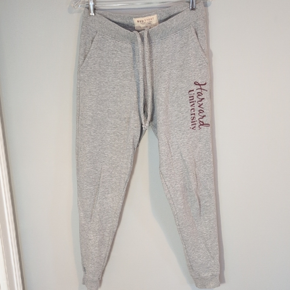 Red Shirt Harvard University Gray Sweatpants